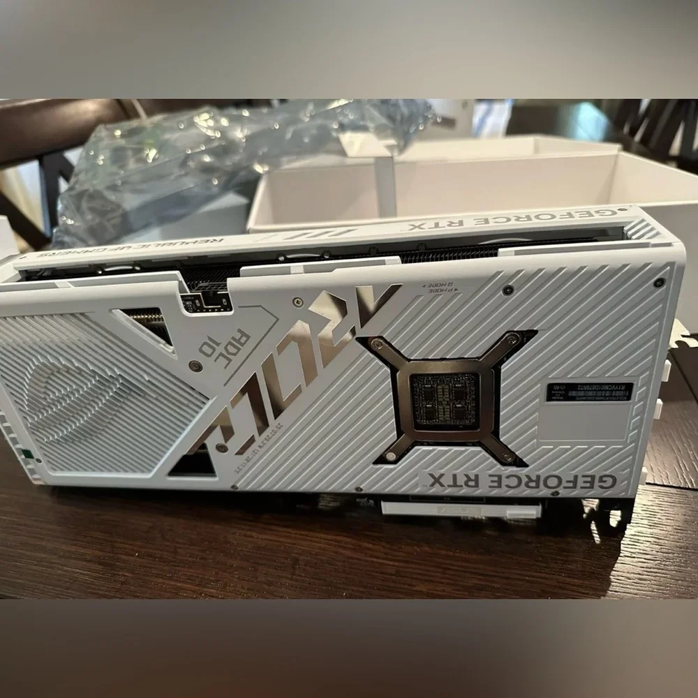 ASUS GeForce RTX 4090 OC White Edition